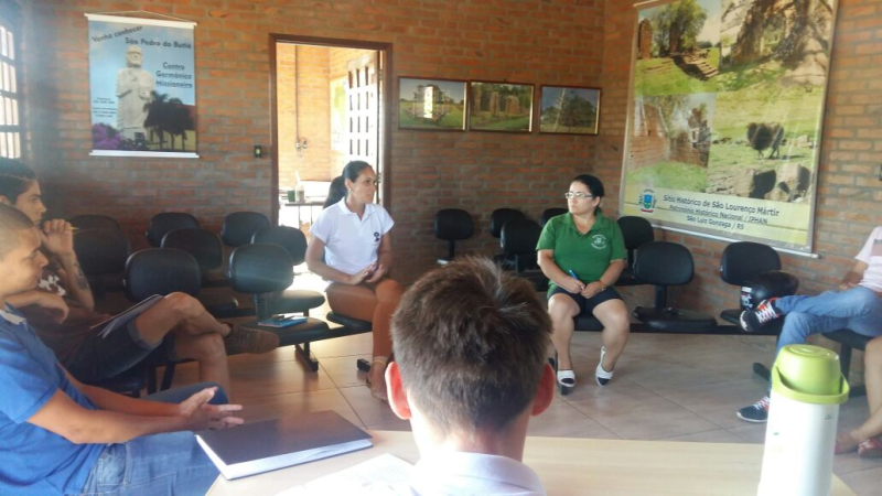 Escolas de samba e LIES se reúnem com o Setor de Turismo